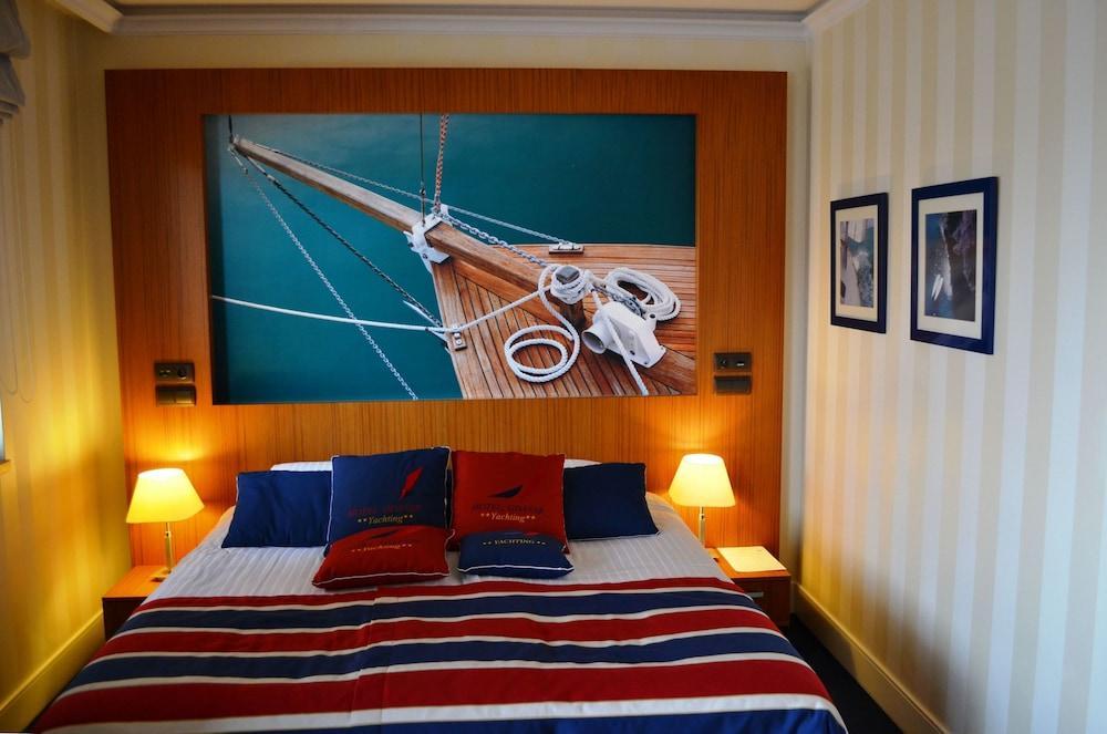 Hotel Gdansk Boutique Exterior foto A bedroom in the hotel