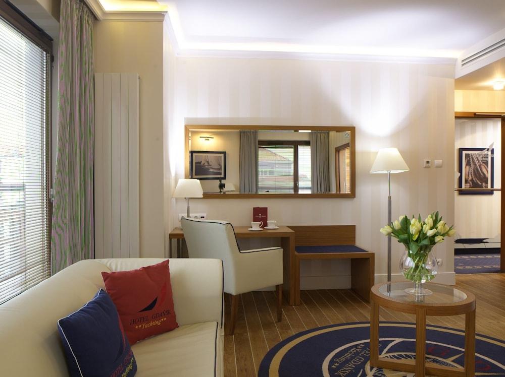 Hotel Gdansk Boutique Exterior foto Suite