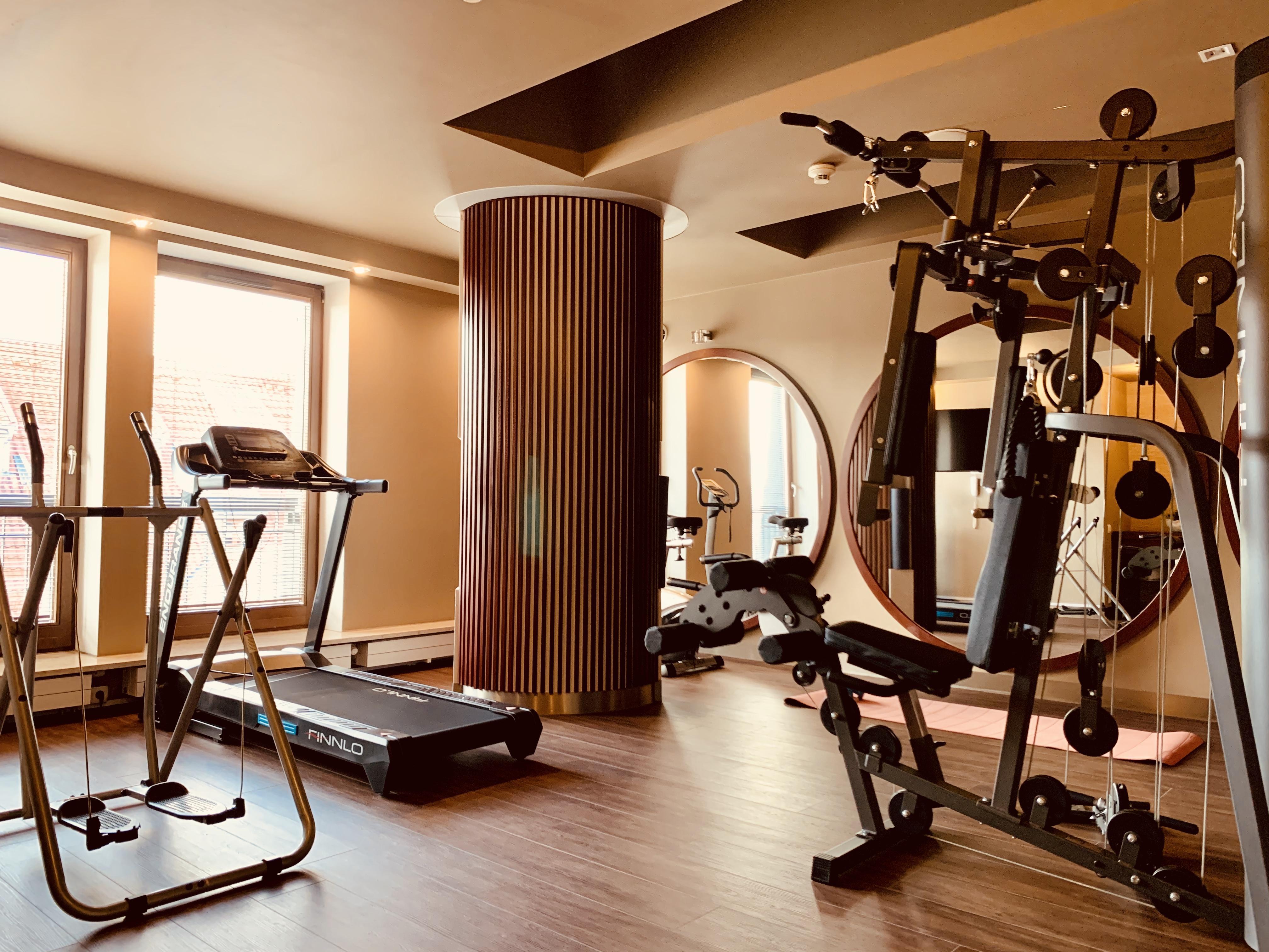 Hotel Gdansk Boutique Exterior foto The gym at the hotel